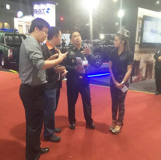 泰國(guó)軍屆參觀移動(dòng)指揮產(chǎn)品