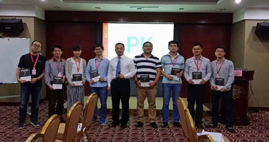 優(yōu)秀講師合影