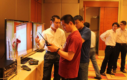 現(xiàn)場客戶交流