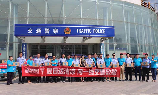 江西潤(rùn)田為交警送水活動(dòng)